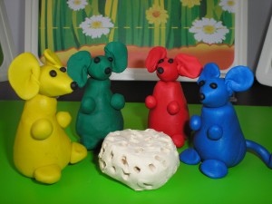 QUATRE-SOURIS-ET-DU-FROMAGE-Kate-AKS