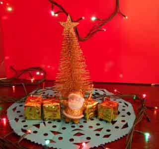 missing-christmas-presents-by-Kateryna-Aksonova